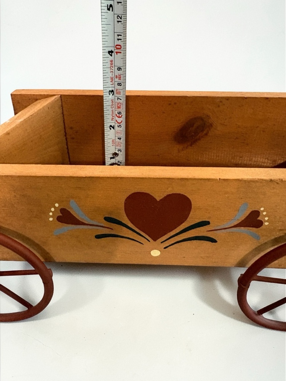 Vintage HOMCO Wood Wagon Wall Pocket Decor W/ Painted Heart Kitchen Mail Shelf - Picture 10 of 11